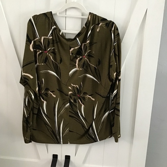 Jennifer Lopez blouse Size XL NWT - Picture 2 of 7